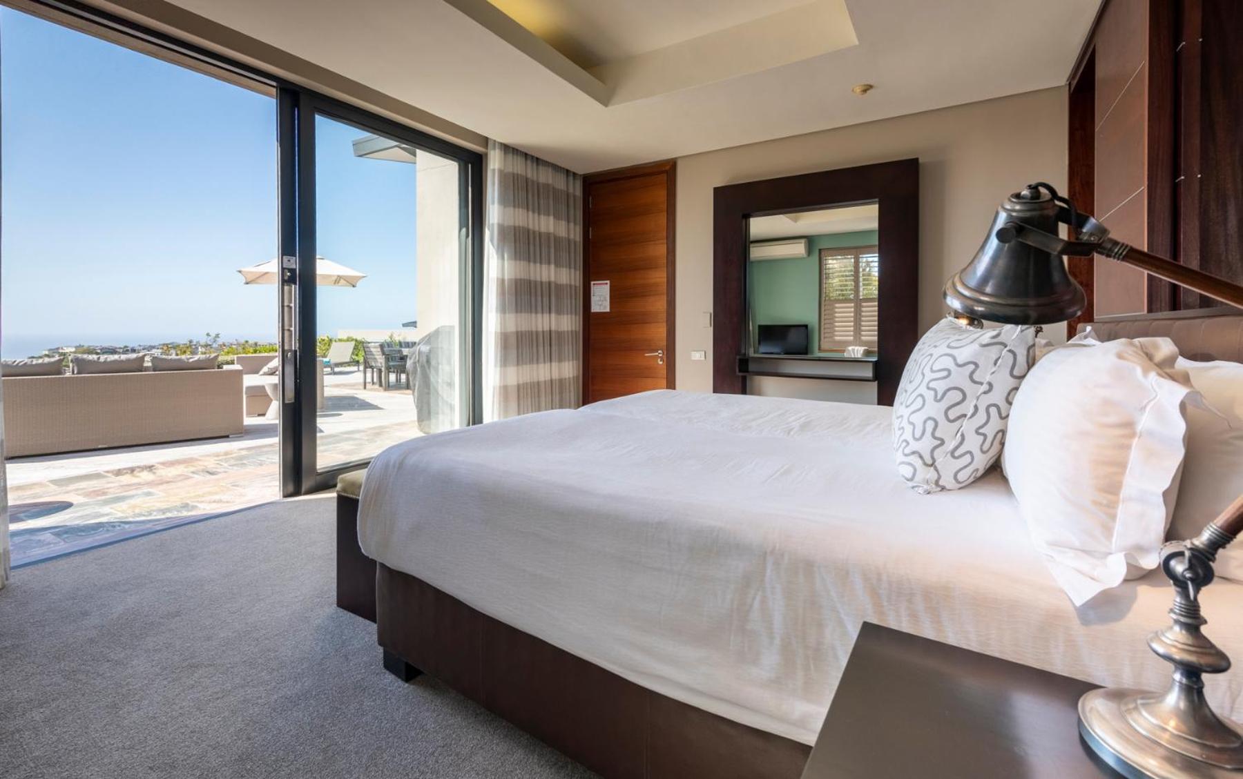 佩祖拉自然酒店及水疗中心 克尼斯纳 外观 照片 A bedroom at the Cape Town edition